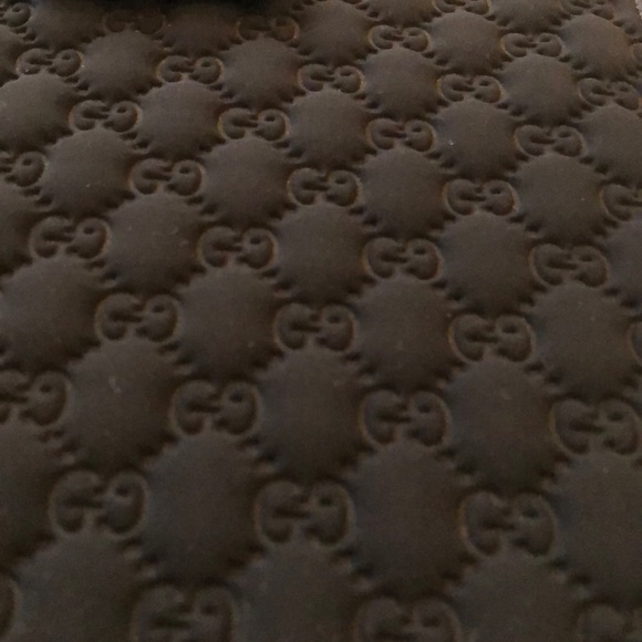 GUCCI: Neoprene & "GG" Logo iPadTablet Pouch - Picture 3 of 8